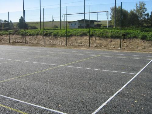 Sportovní areál – tenisový kurt Lodhéřov